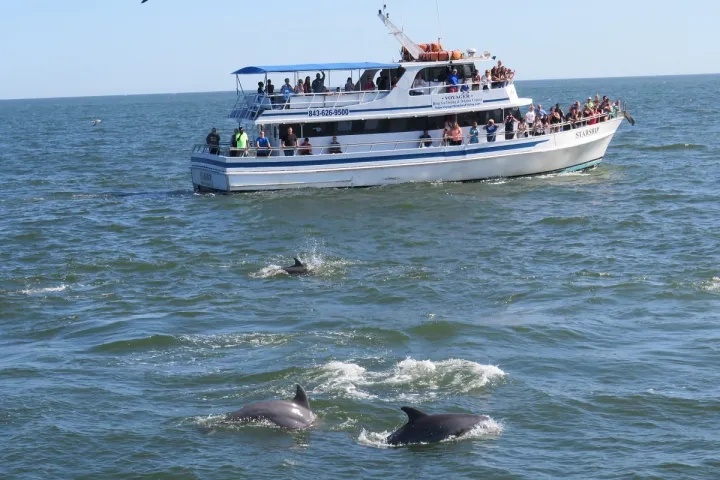 a small boat in a body of water